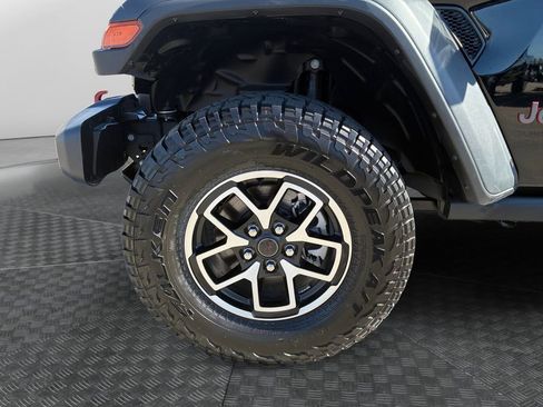 New 2025 Jeep Gladiator Rubicon w/ Convenience Group image 24
