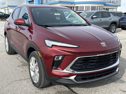 Used 2024 Buick Encore GX Preferred w/ Comfort Package image 2