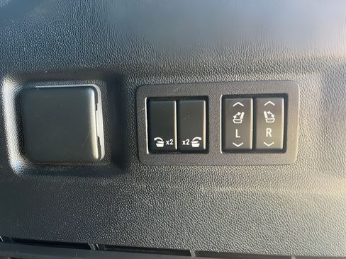 Used 2023 Chevrolet Tahoe High Country AWD/4WD image 9