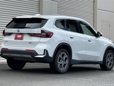 Used 2023 BMW X1 xDrive28i image 4