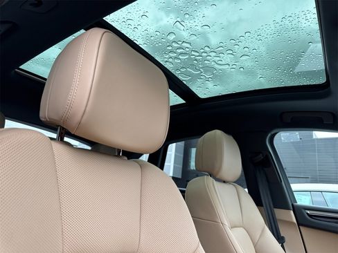 Used 2025 Porsche Macan image 19