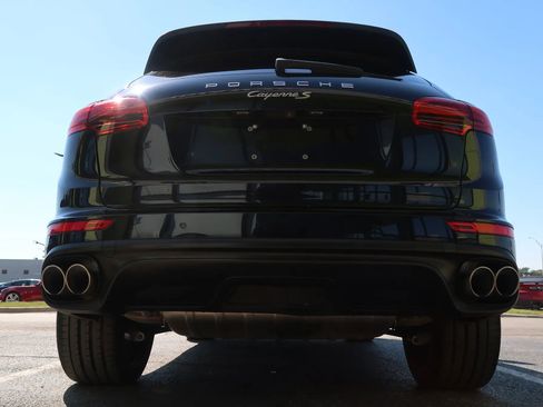 Used 2018 Porsche Cayenne S image 10