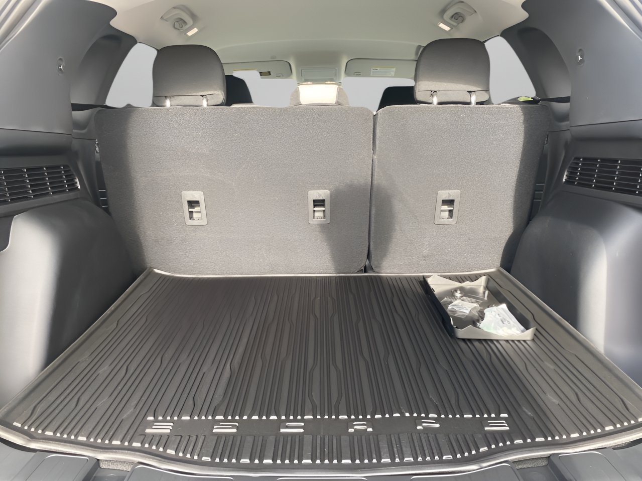 Used 2026 Ford Escape Active w/ Active Premium Tech Pack FWD image 8