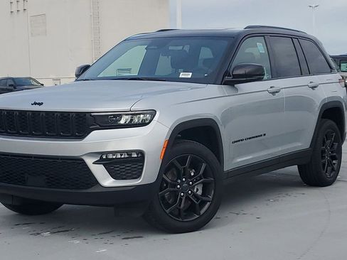 New 2025 Jeep Grand Cherokee Limited image 34