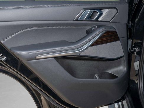 Used 2024 BMW X5 xDrive50e image 14