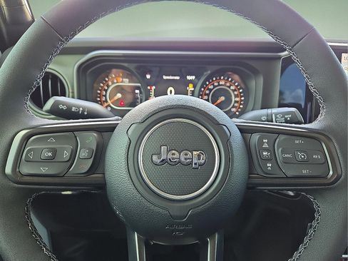 New 2025 Jeep Gladiator Mojave image 24