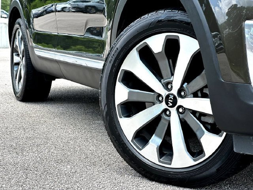 Used 2020 Kia Telluride S FWD image 2