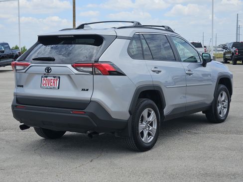 Used 2025 Toyota RAV4 XLE w/ Convenience Package FWD image 5