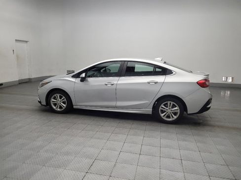 Used 2018 Chevrolet Cruze LT w/ Convenience Package image 3