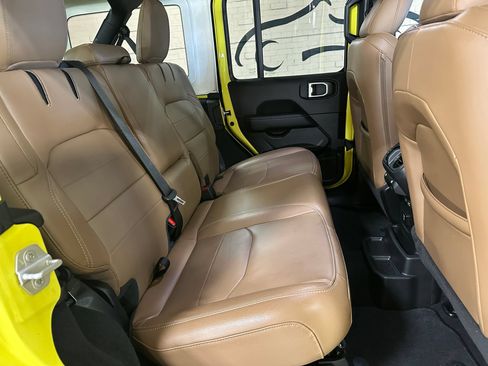 Used 2023 Jeep Wrangler Unlimited Sahara w/ Cold Weather Group AWD/4WD image 21