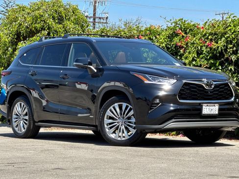 Used 2026 Toyota Highlander Platinum AWD/4WD image 1