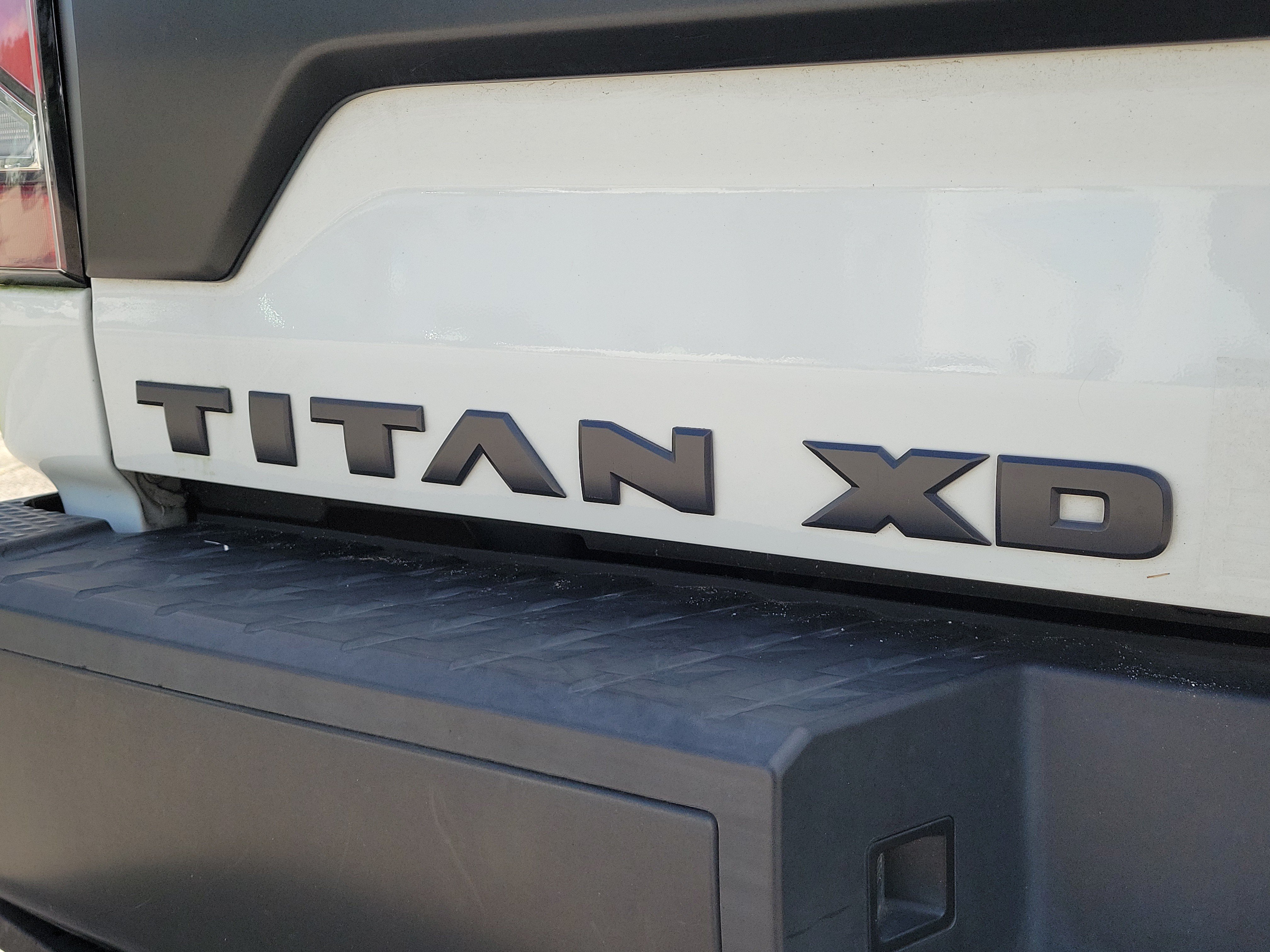Used 2021 Nissan Titan PRO-4X w/ Pro-4x Convenience Package AWD/4WD image 10