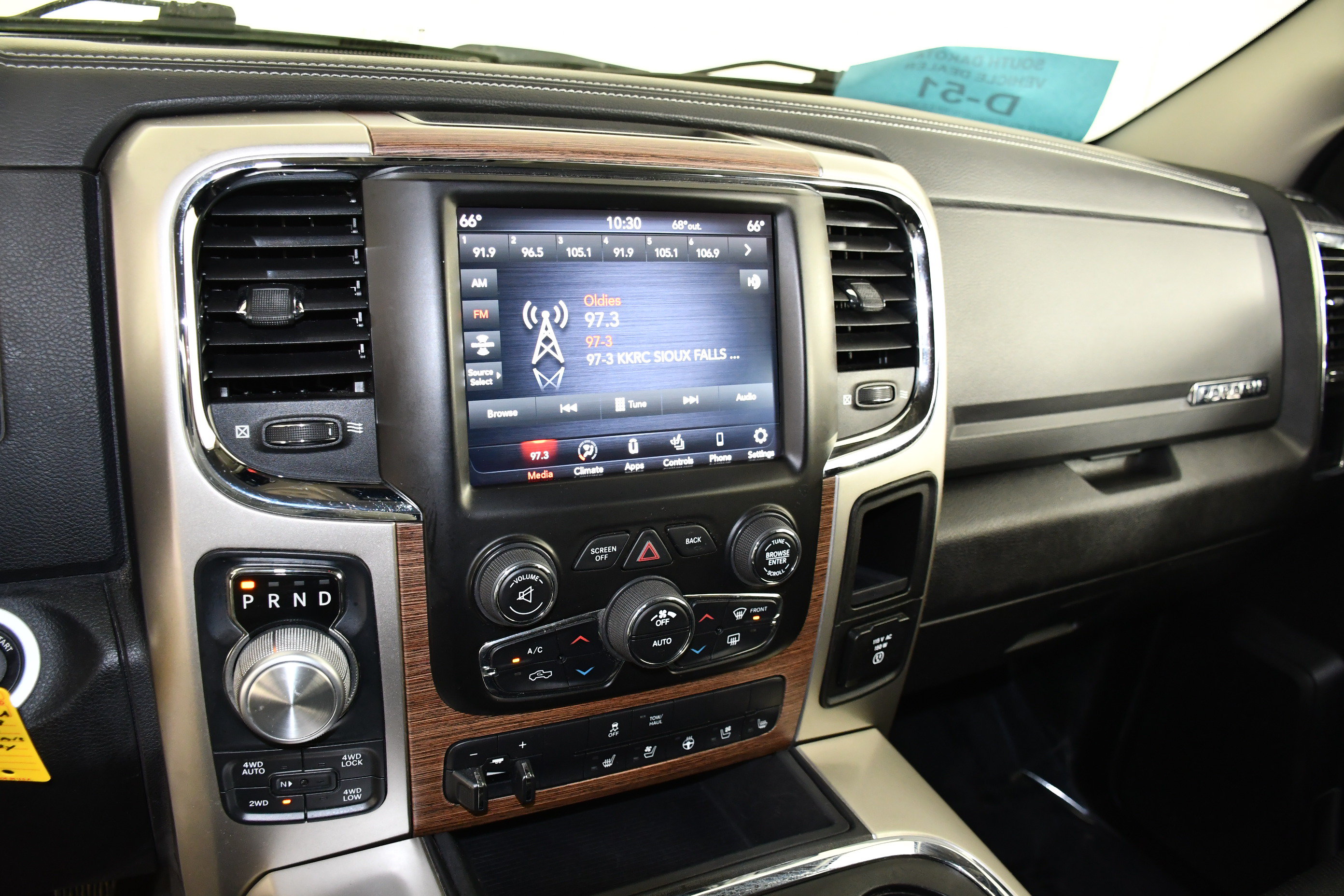 Used 2018 RAM 1500 Laramie AWD/4WD image 30