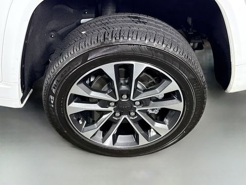 Used 2023 Jeep Grand Cherokee Overland w/ Luxury Tech Group IV image 35