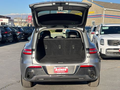Used 2025 Genesis GV70 2.5T w/ Select Package image 12