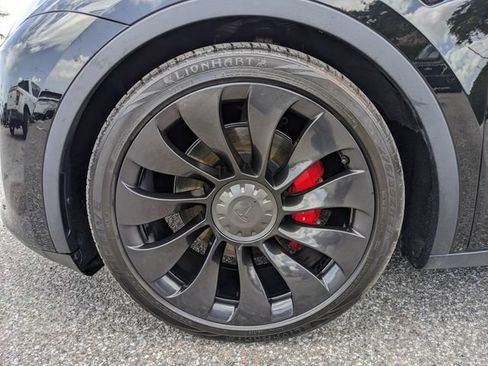 Used 2022 Tesla Model Y Performance AWD/4WD image 10