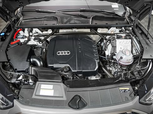 Certified 2023 Audi Q5 2.0T Premium w/ Convenience Package AWD/4WD image 4