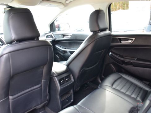 Used 2024 Ford Edge SEL image 17