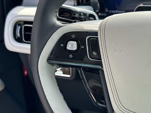 New 2025 Lincoln Aviator AWD w/ Equipment Group 101A image 26