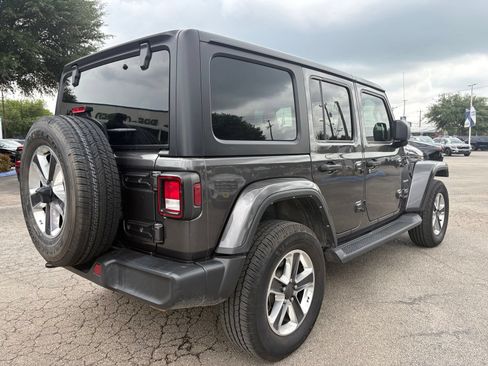 Used 2022 Jeep Wrangler Unlimited Sahara AWD/4WD image 5