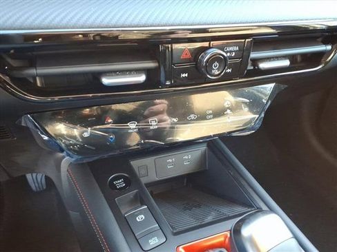 New 2026 Nissan Kicks SR image 12