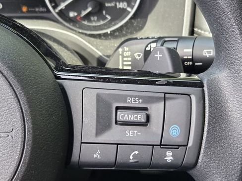 Used 2023 Nissan Rogue SV FWD image 26