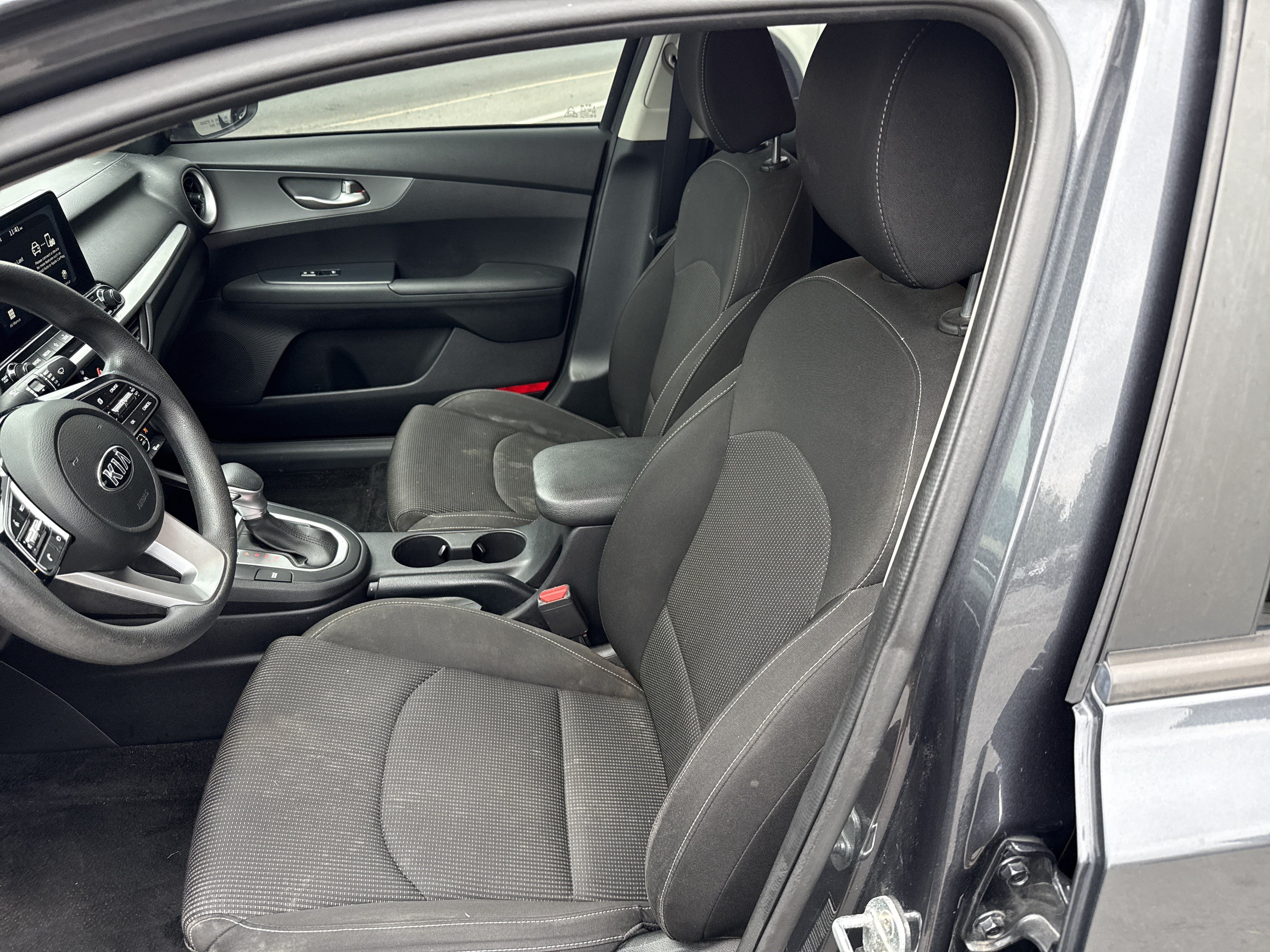 Used 2020 Kia Forte LXS FWD image 12