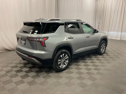 Used 2025 Chevrolet Equinox LT w/ Convenience Package II image 3