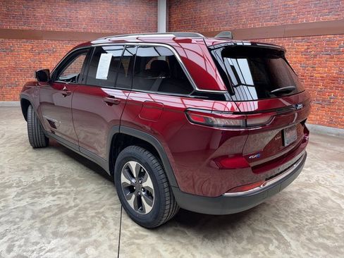 Used 2022 Jeep Grand Cherokee Limited 4xe image 3