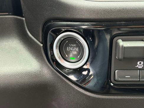 Used 2026 GMC Sierra 1500 SLT image 29