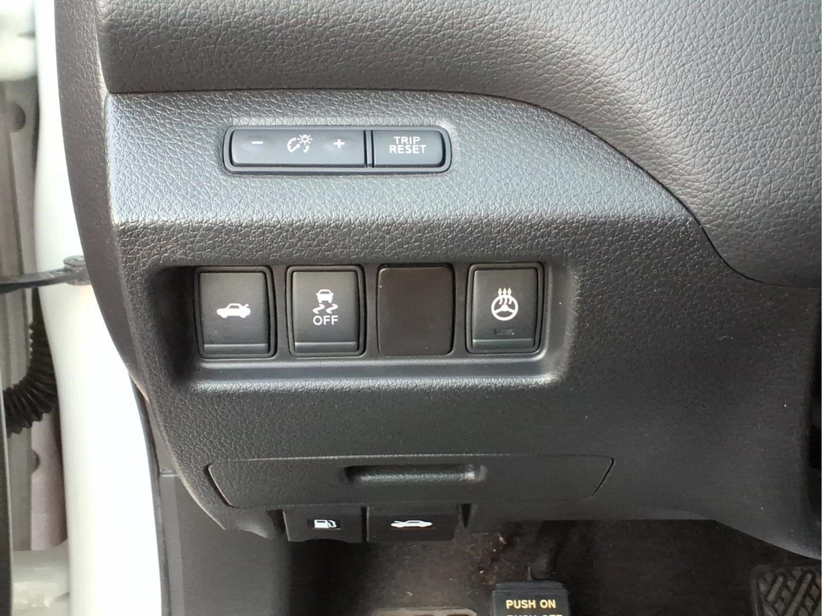 Used 2016 Nissan Altima 3.5 SL w/ 3.5 Technology Package FWD image 20