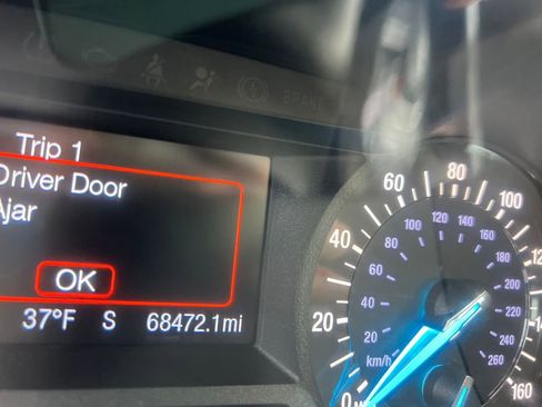 Used 2018 Ford Fusion SE image 16