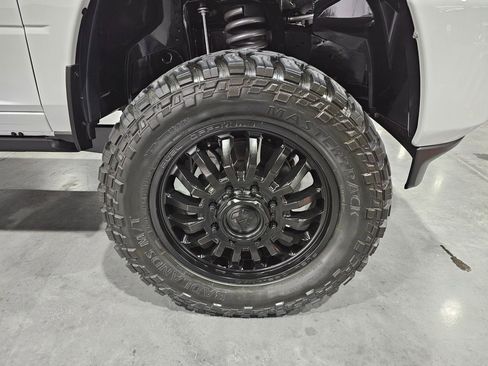 Used 2025 RAM 3500 Laramie image 16