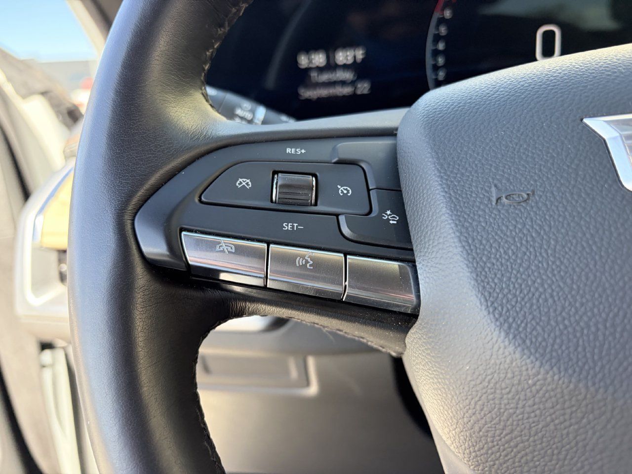 Certified 2025 Cadillac XT4 Premium Luxury FWD image 22