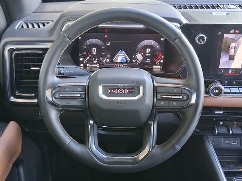 Used 2026 GMC Canyon AT4 w/ Technology Plus Package AWD/4WD image 10