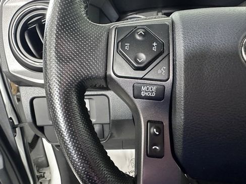 Used 2017 Toyota Tacoma TRD Sport image 22
