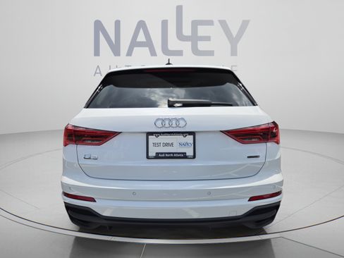 Used 2024 Audi Q3 2.0T Premium w/ Convenience Package AWD/4WD image 4