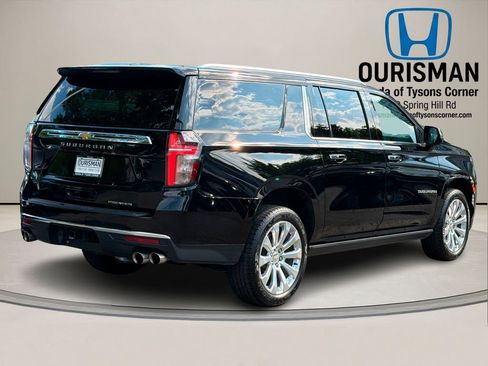 Used 2021 Chevrolet Suburban Premier AWD/4WD image 3