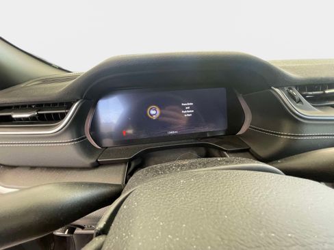 Used 2024 Jeep Grand Cherokee L Altitude AWD/4WD image 6