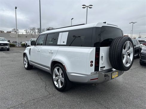 Used 2023 Land Rover Defender 130 First Edition image 7