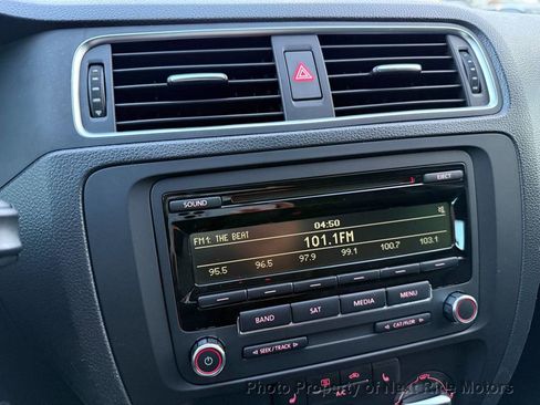 Used 2014 Volkswagen Jetta SE image 22