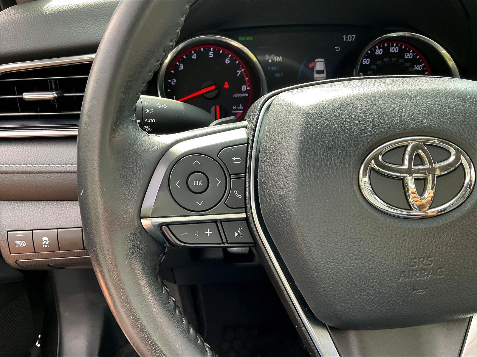 Used 2020 Toyota Camry XSE FWD image 11