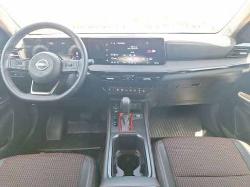 Used 2026 Nissan Kicks SR w/ Cold Weather Package AWD/4WD image 12
