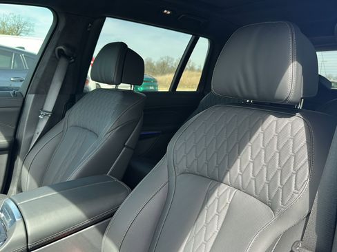New 2025 BMW X7 M60i image 11
