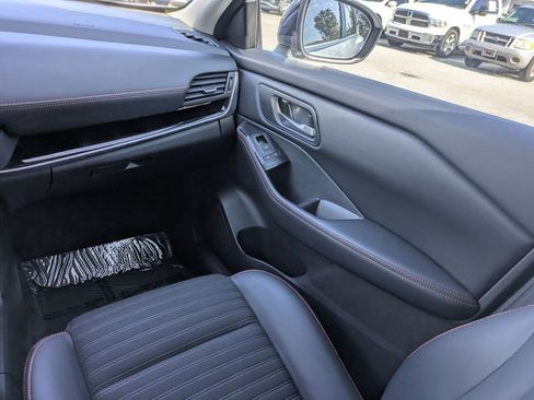 Certified 2025 Nissan Rogue SV image 17