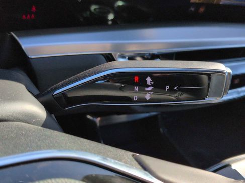 New 2025 Cadillac Lyriq Luxury image 22