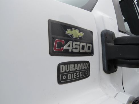 Used 2006 Chevrolet Kodiak C4500 2WD Regular Cab image 14
