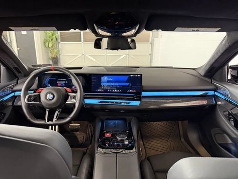 Used 2026 BMW M5 Touring AWD/4WD image 40