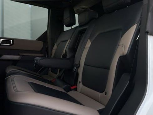 Used 2023 Ford Bronco Wildtrak image 20