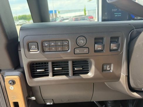 Used 2024 Chevrolet Brightdrop 400 w/ Commercial Equipment Package AWD/4WD image 42